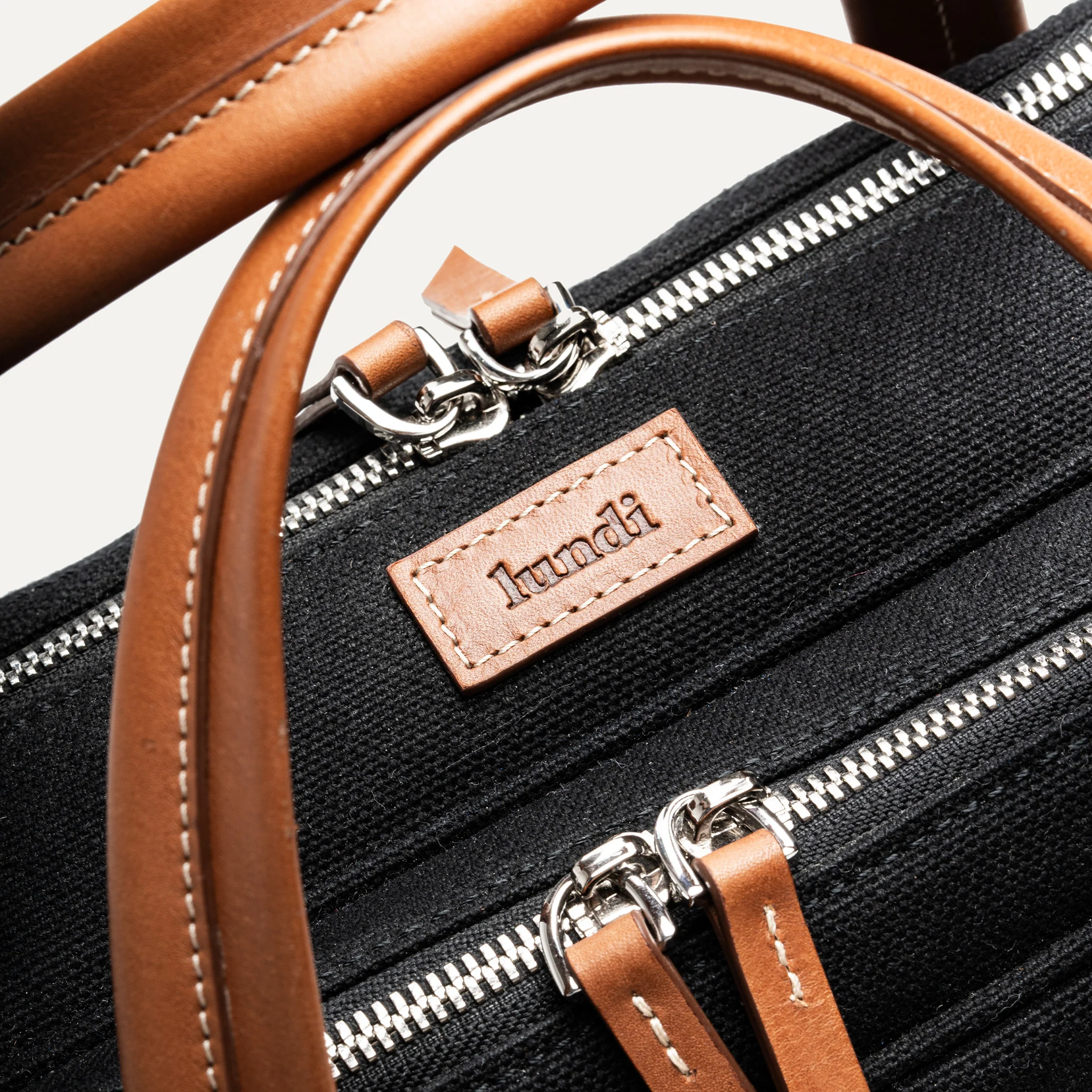CONALLY | Toile Noire et cuir cognac - Prototype #25 - Image 4