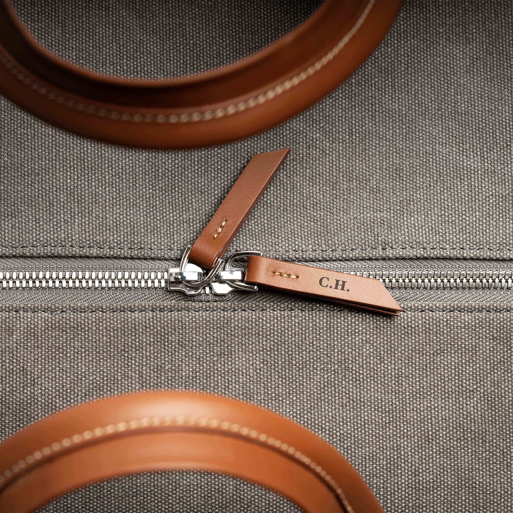Gravure laser - Personnalisation d'un sac de voyage - Image 6