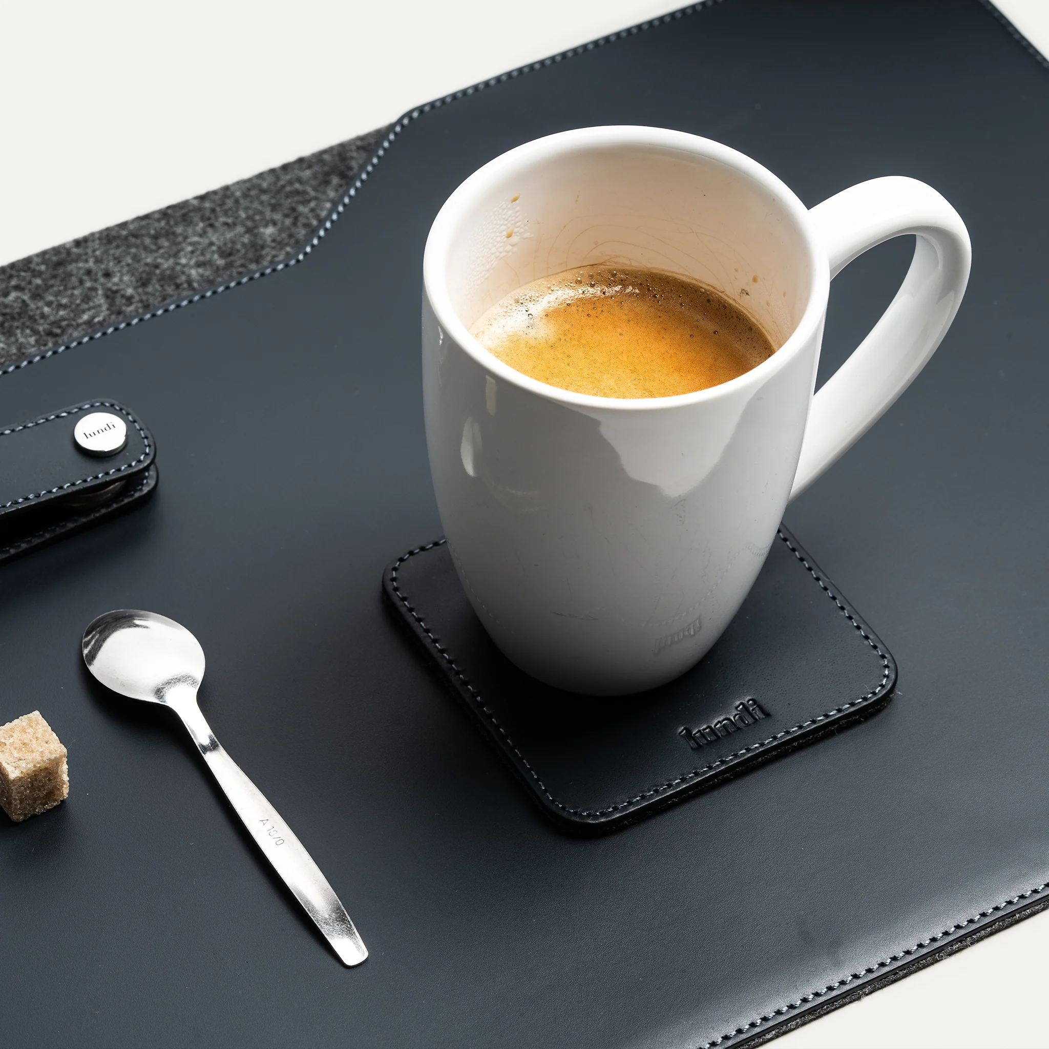Sous-tasses en cuir ~ IVO - MARINE - Image 3