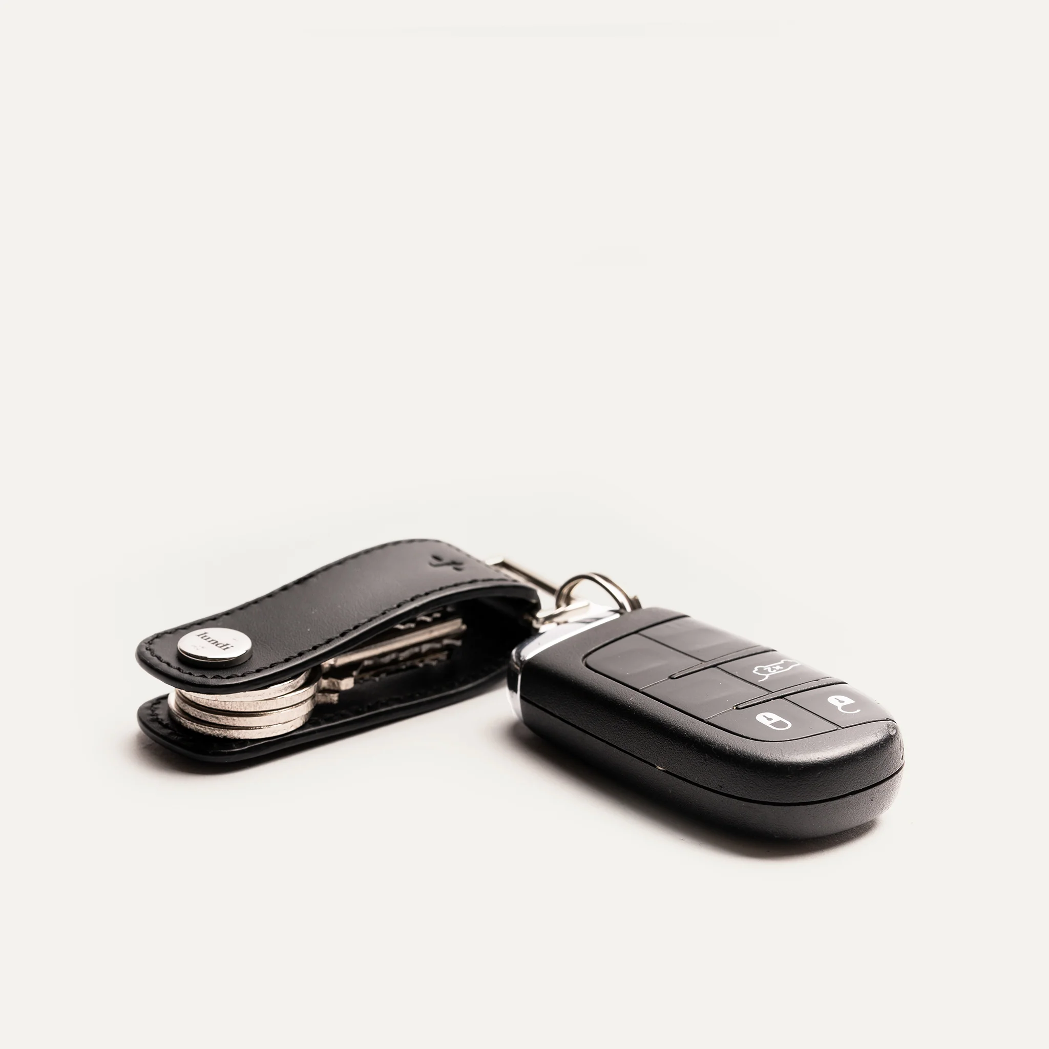 Porte-clés en cuir ~ LUCIO - NOIR - Image 10