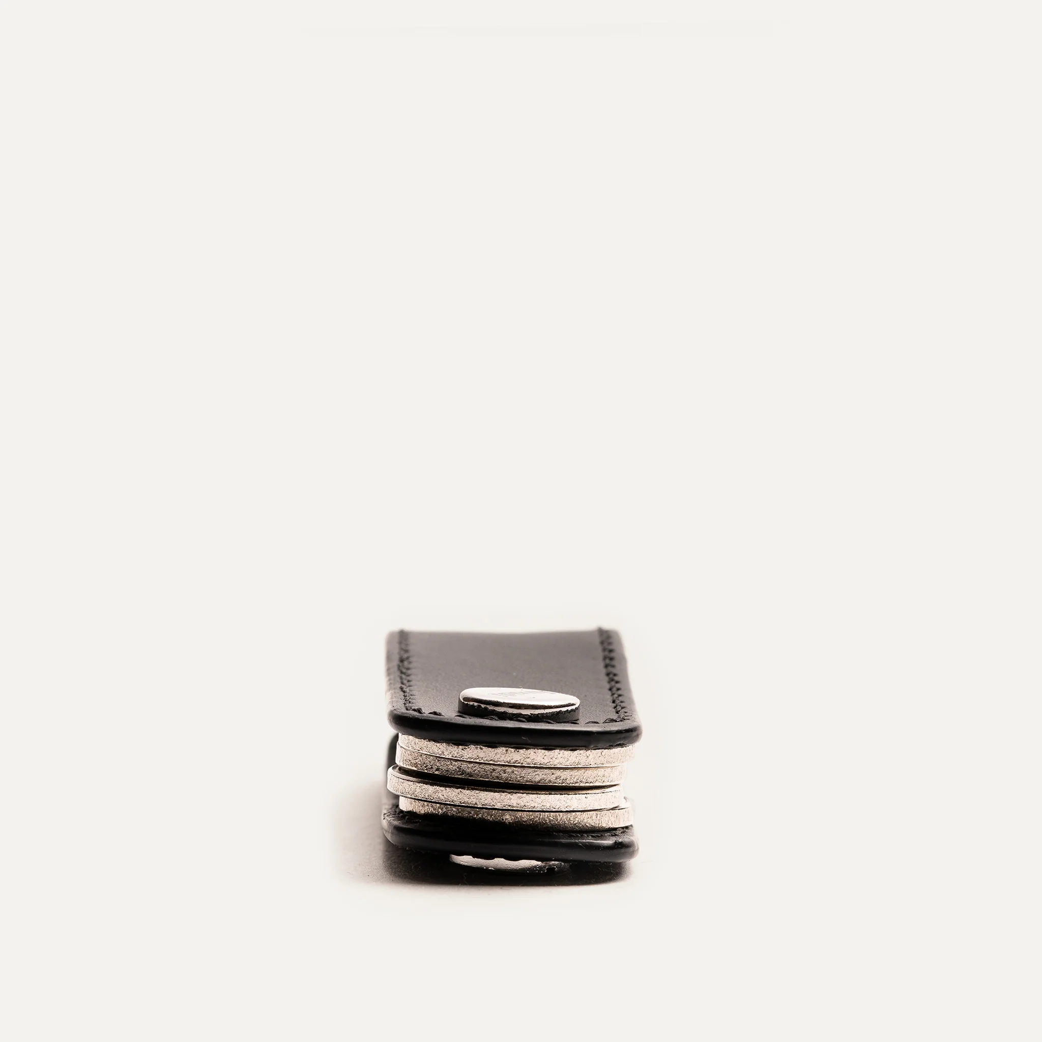 Porte-clés en cuir ~ LUCIO - NOIR - Image 7