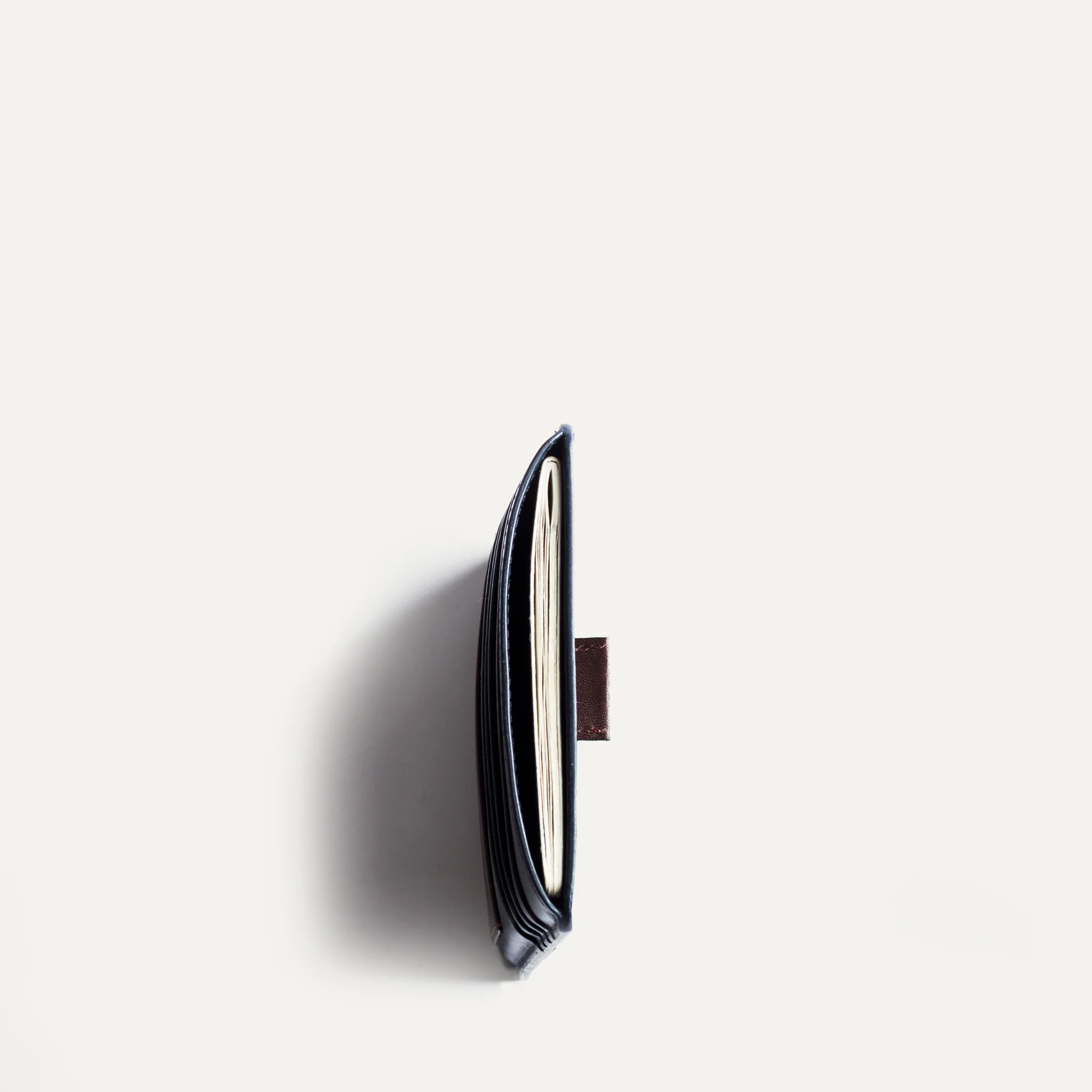 Porte passeport en cuir ~ FLETCHER - MARINE - Image 5