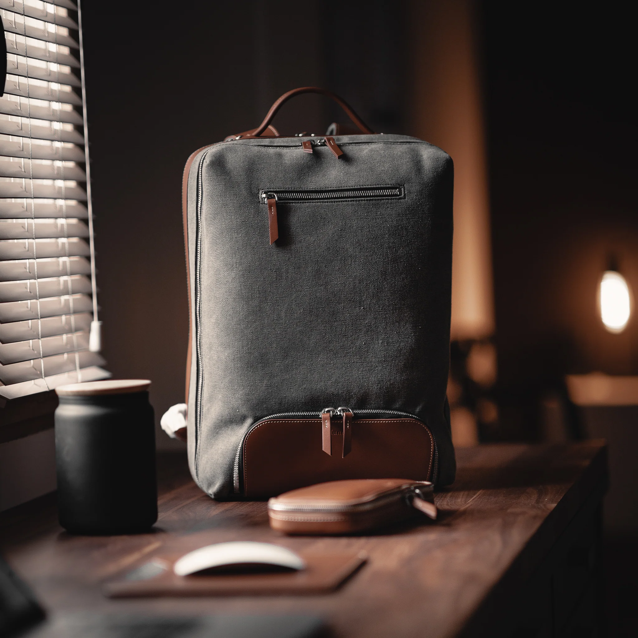 Sac à dos de voyage ~ ANTOINE II - GRIS & COGNAC - Image 15
