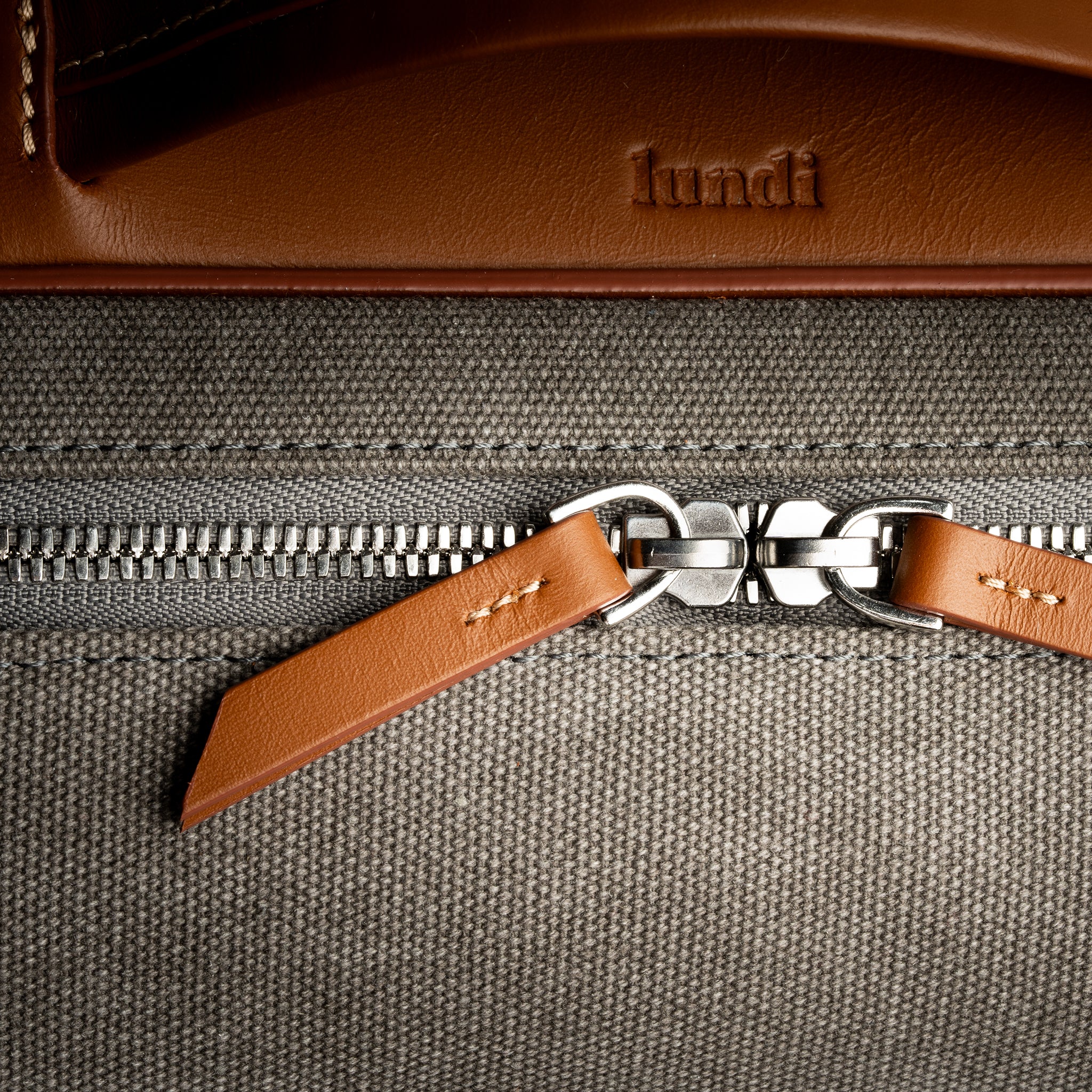 Sac à dos de voyage ~ ANTOINE II - GRIS & COGNAC - Image 16