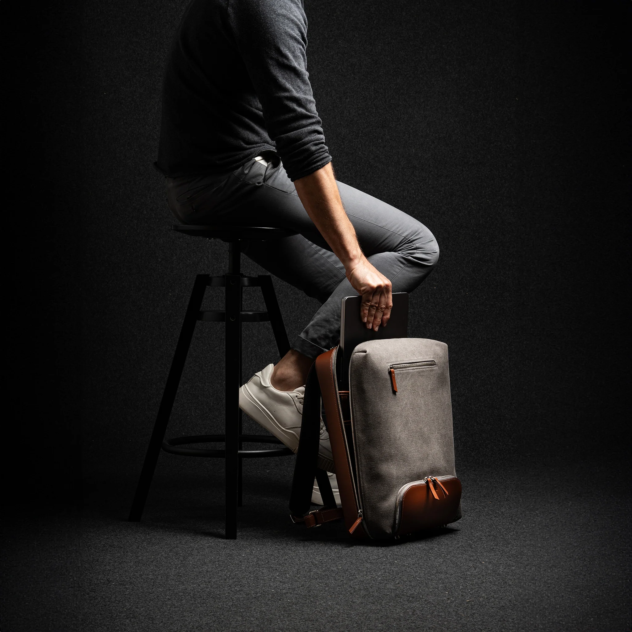 Sac à dos en toile et cuir ~ RUBENS - GRIS & COGNAC - Image 14