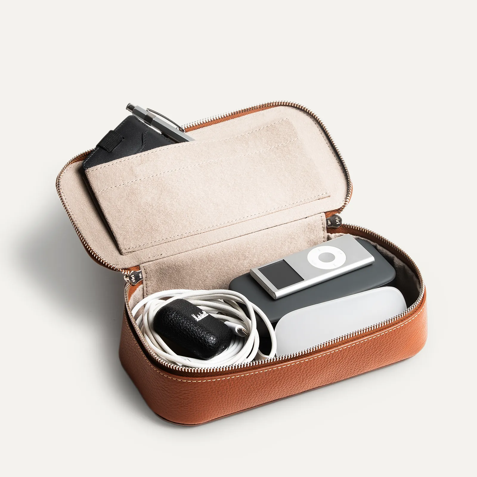 Trousse de toilette en cuir grainé ~ LISA - Cognac - Image 13